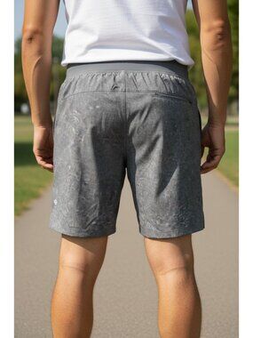 Lululemon T.H.E. Linerless Shorts Mens Large 7" Gravel Dust Asphalt Grey Gym NEW